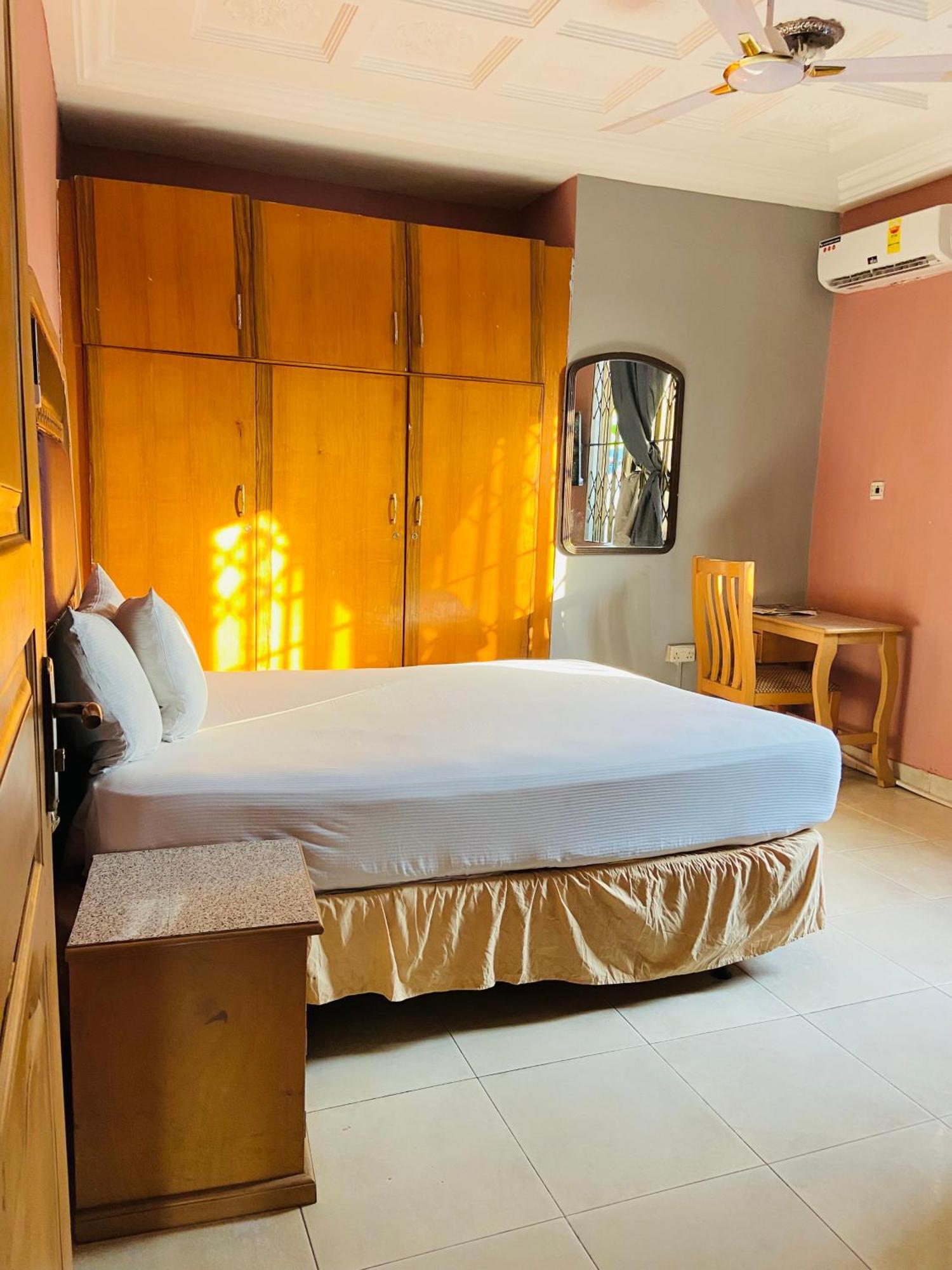 Heaven Gate Hotel Accra Exteriör bild