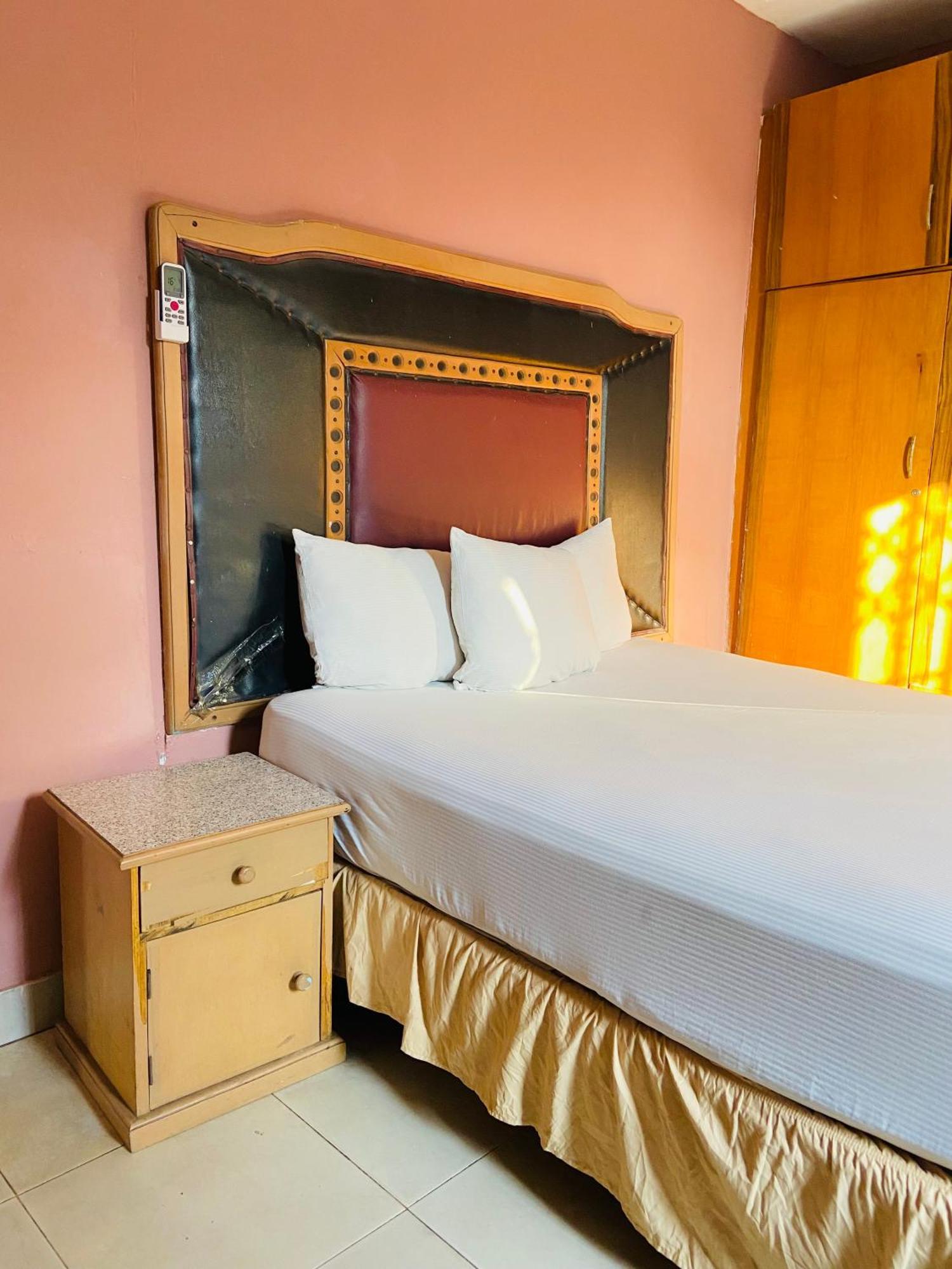 Heaven Gate Hotel Accra Exteriör bild