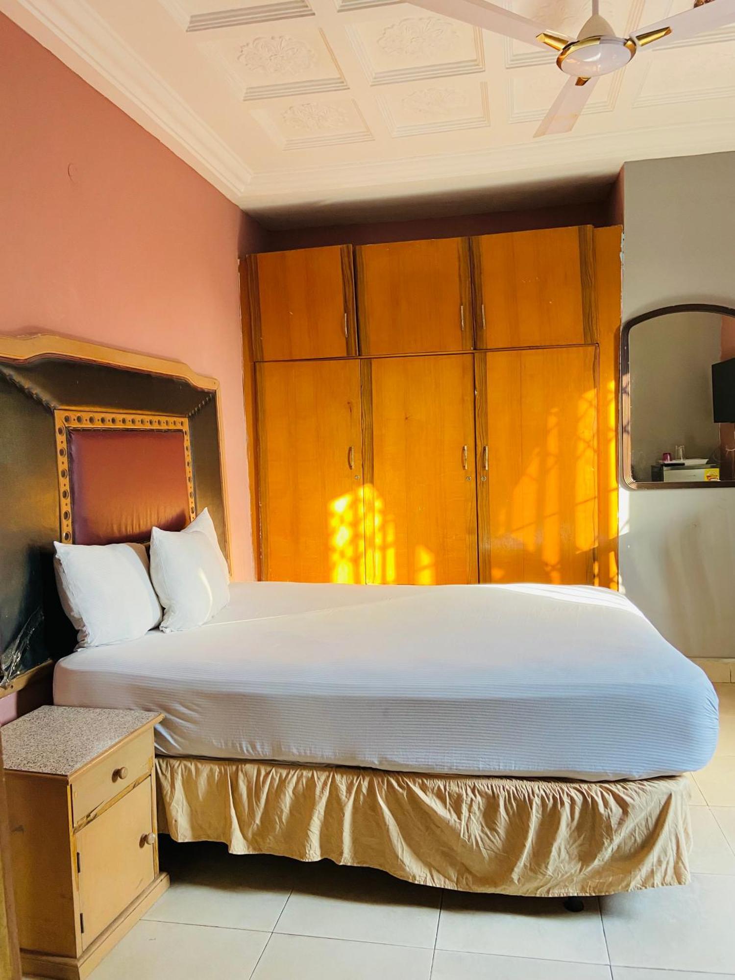 Heaven Gate Hotel Accra Exteriör bild